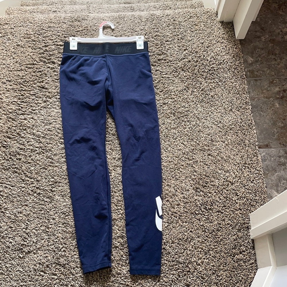 Navy blue Nike leggingss